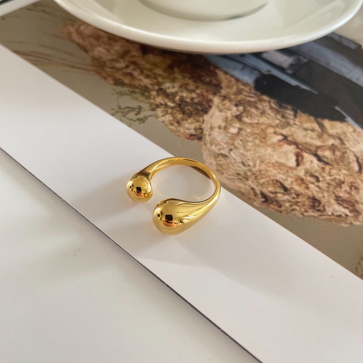 Golden Fluid Open Ring | Sculptural Elegance by Luminora