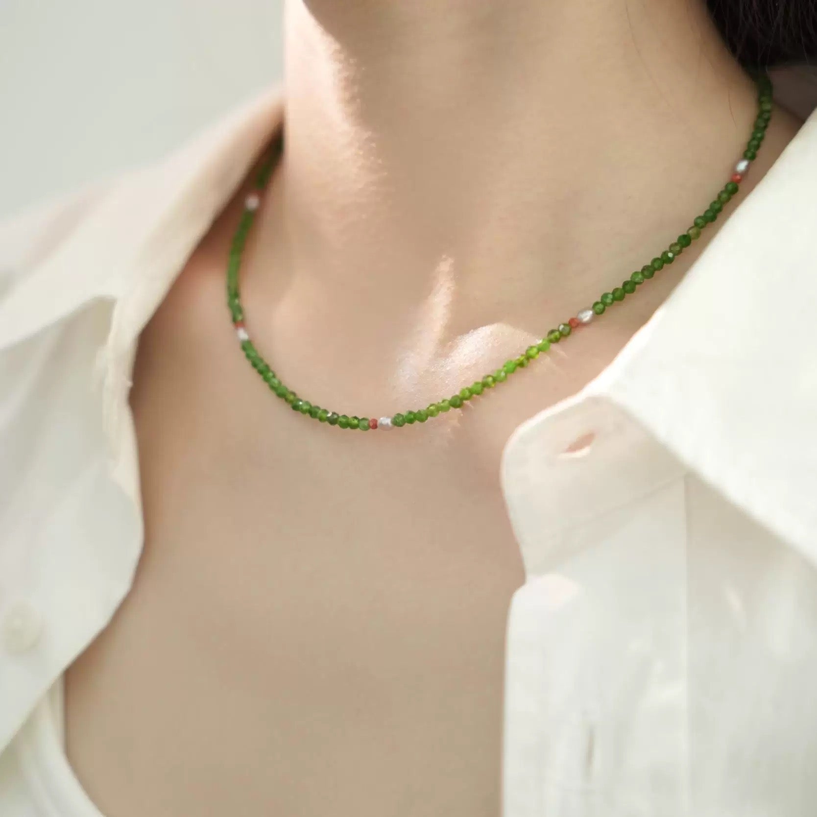 Natural Emerald Gemstone Necklace – Handmade Minimalist Green Beaded Jewelry, Elegant Vintage Style Choker for Women by Luminora